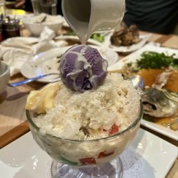 Halo-Halo (Filipino shaved ice)
