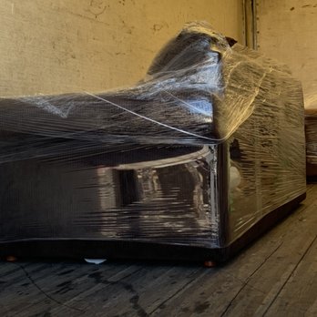 Hands On Moving - 26ft Box Truck is standard on all moves to make sure all of your belongings fit in the truck. - Movers Near Me - Tucson, Arizona Hands On Moving - 26ft Box Truck is standard on all moves to make sure all of your belongings fit in the truck. - Movers Near Me - Tucson, Arizona
