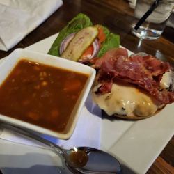 HQ Restaurant & Tap House - Burger and soup