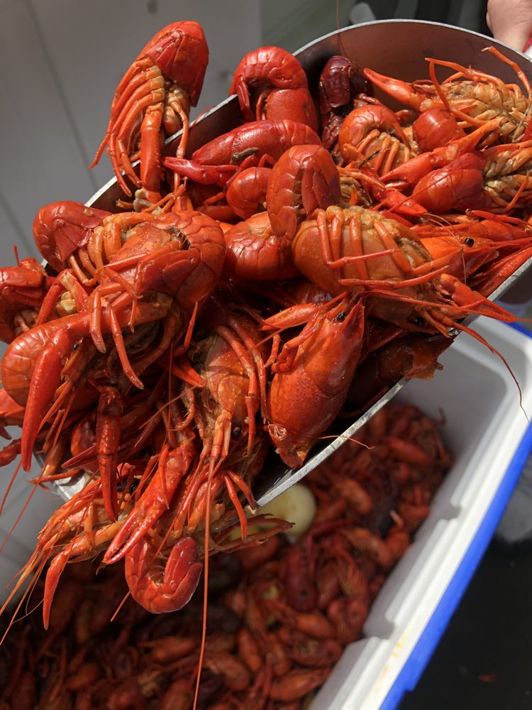 Lou's Crawfish Logo