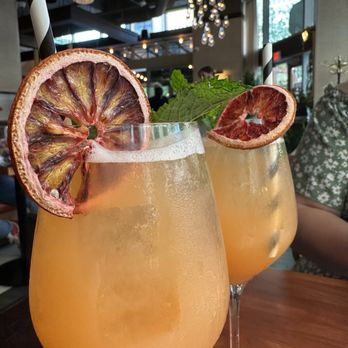 The Davidson - Peach Bellini spritz - French Near Me - Cincinnati, Ohio The Davidson - Peach Bellini spritz - French Near Me - Cincinnati, Ohio