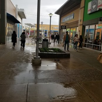Toronto Premium Outlets - Shopping Centers Near Me - Halton Hills, Ontario Toronto Premium Outlets - Shopping Centers Near Me - Halton Hills, Ontario