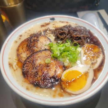 Sansotei Ramen - Tonkotsu Black pic with extra noodles - Ramen Near Me - Toronto, Ontario Sansotei Ramen - Tonkotsu Black pic with extra noodles - Ramen Near Me - Toronto, Ontario