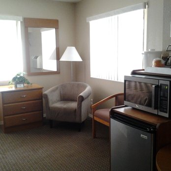Maple Leaf Motel - Each of our rooms includes Microwave, Refrigerator and Coffee Pot. - Hotels Near Me - Shady Cove, Oregon