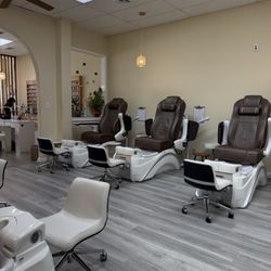 V Spa Nail