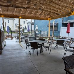 The Public House On Jared - Covered patio