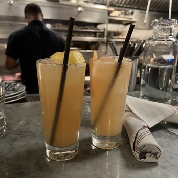 Au Cheval - Horse 's Neck and Au Cheval Paloma - Bars Near Me - Chicago, Illinois