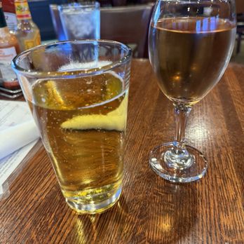 Crest Bar & Grill - Happy hour time - American Near Me - Bakersfield, California