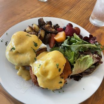 Kettle Black Kitchen - Green tomato Benedict - French Near Me - Madison, Wisconsin