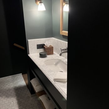 1898 The Post - Upstairs sink - Hotels Near Me - Gent, VOV