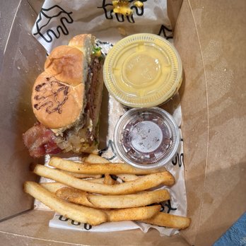 431 Glacier River - Cheddar explosion burger - Chicken Wings Near Me - Anchorage, Alaska