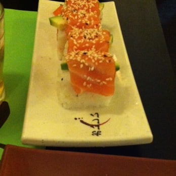 Yoshino - Sushi de salmón - Japanese Near Me - Barcelona, B Yoshino - Sushi de salmón - Japanese Near Me - Barcelona, B