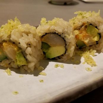 TORA - Crunchy scallop roll - Japanese Near Me - Toronto, Ontario TORA - Crunchy scallop roll - Japanese Near Me - Toronto, Ontario