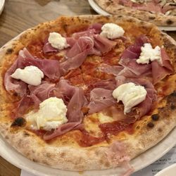 DOC Pizza & Mozzarella Bar - Prosciutto with mozzarella cheese