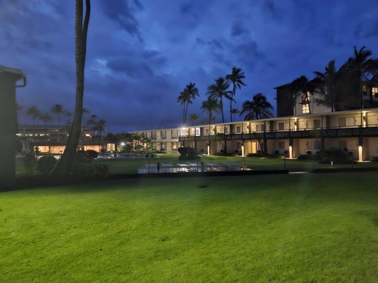 Maui Seaside Hotel by null