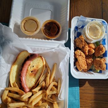 Dish n' Dat - Chili dog, fries, and chicken poppers - American Near Me - Canton, Connecticut