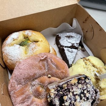 Beyond Pastry Studio - Bakeries Near Me - Honolulu, Hawaii