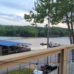 Moon River Marina & Resort - View of the lake and marina