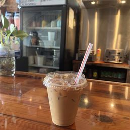 Ice Roasted Honey latte w/ oat milk 7.8/10 Ice Roasted Honey latte w/ oat milk 7.8/10
