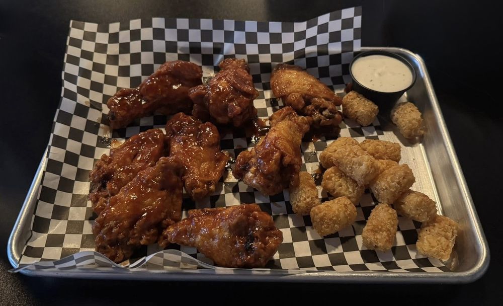 Roundup Bar & Grill Logo