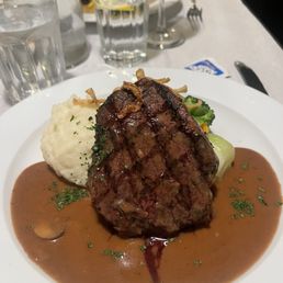 Filet Mignon With Mushroom and Red Wine Reduction