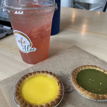 Cafe Aloe - Grapefruit Non-Alcoholic Grape Fruit Mojito & egg tart & matcha egg tart - Cafes Near Me - Bellevue, Washington