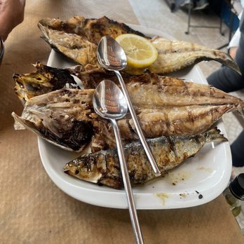 Restaurante Maria do Mar - Mixed fish tray. Wonderful! - Portuguese Near Me - Nazaré, 10 Restaurante Maria do Mar - Mixed fish tray. Wonderful! - Portuguese Near Me - Nazaré, 10