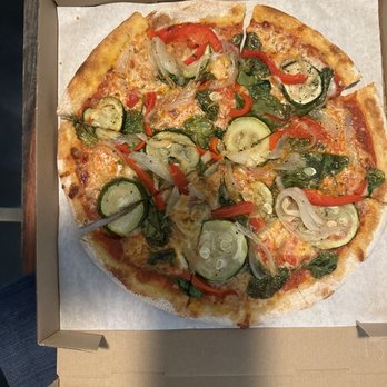 Fabiani's - 12" Maui Veggie Pizza jam packed with toppings - Italian Near Me - Kihei, Hawaii