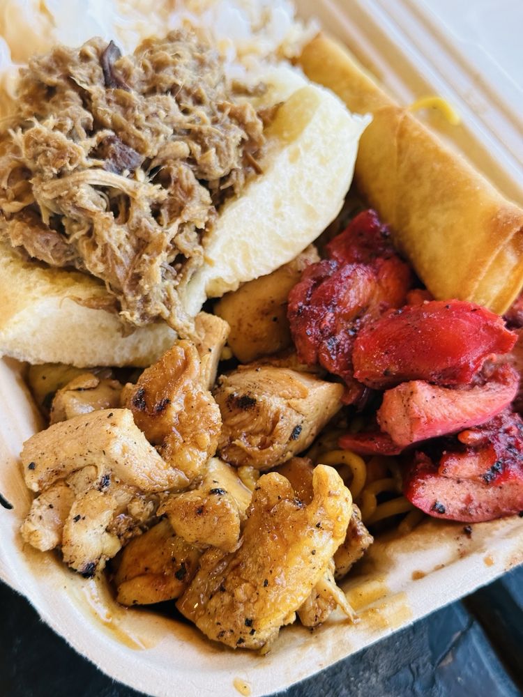 Ren's Ohana Kitchen Logo