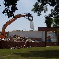 Columbus City Schools-Columbus Board of Education - Binns Elementary's original building (built in 1978) in the course of being demolished on 17 August 2006.