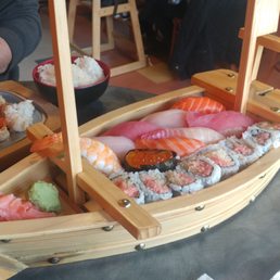Sushi deluxe entree