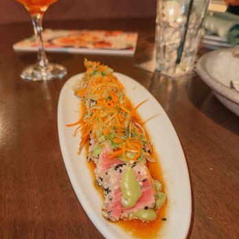 Hubbard Inn - seared tuna - Bars Near Me - Chicago, Illinois