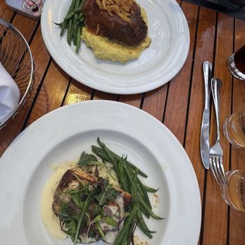 Vic's On the River - Seafood Near Me - Savannah, Georgia