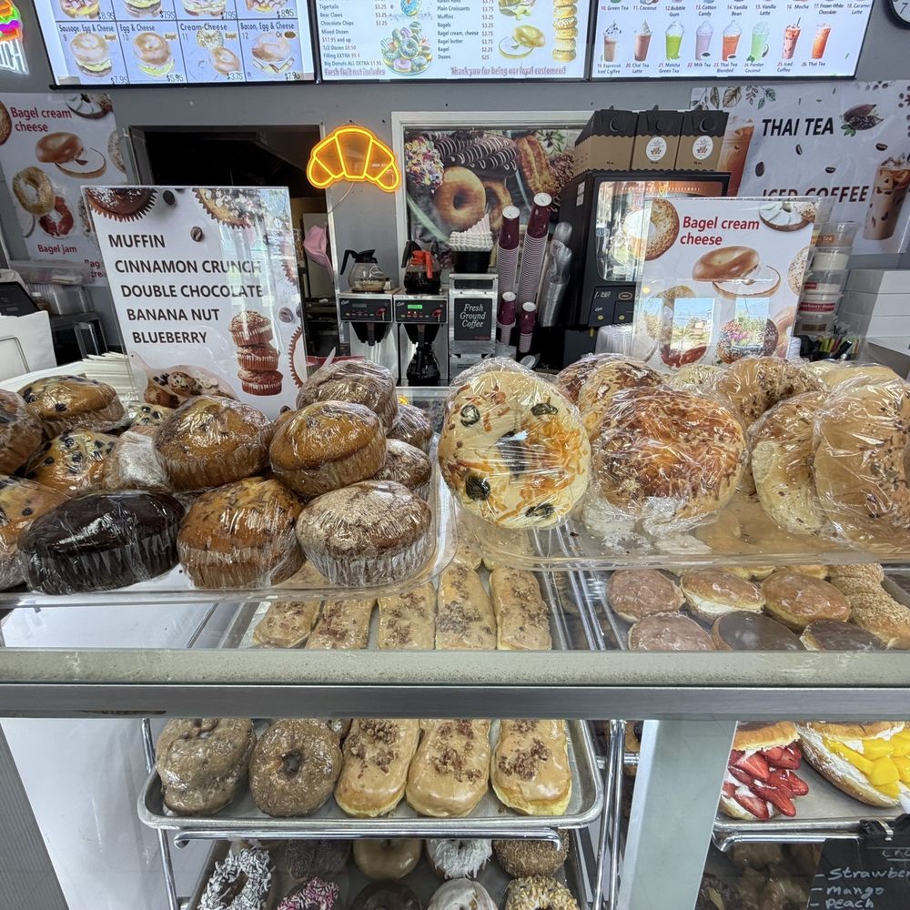 Christy's Donuts - Donuts Near Me - Upland, California