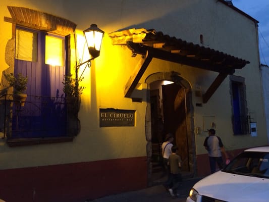 El Ciruelo by null