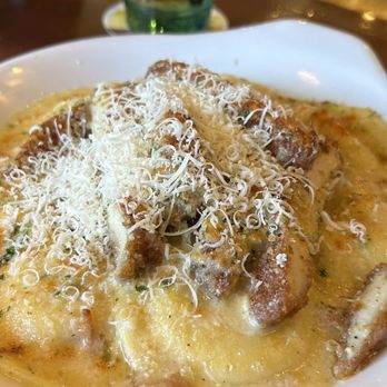 Olive Garden Italian Restaurant - Cheese Ravioli and chicken - Italian Near Me - Brea, California Olive Garden Italian Restaurant - Cheese Ravioli and chicken - Italian Near Me - Brea, California