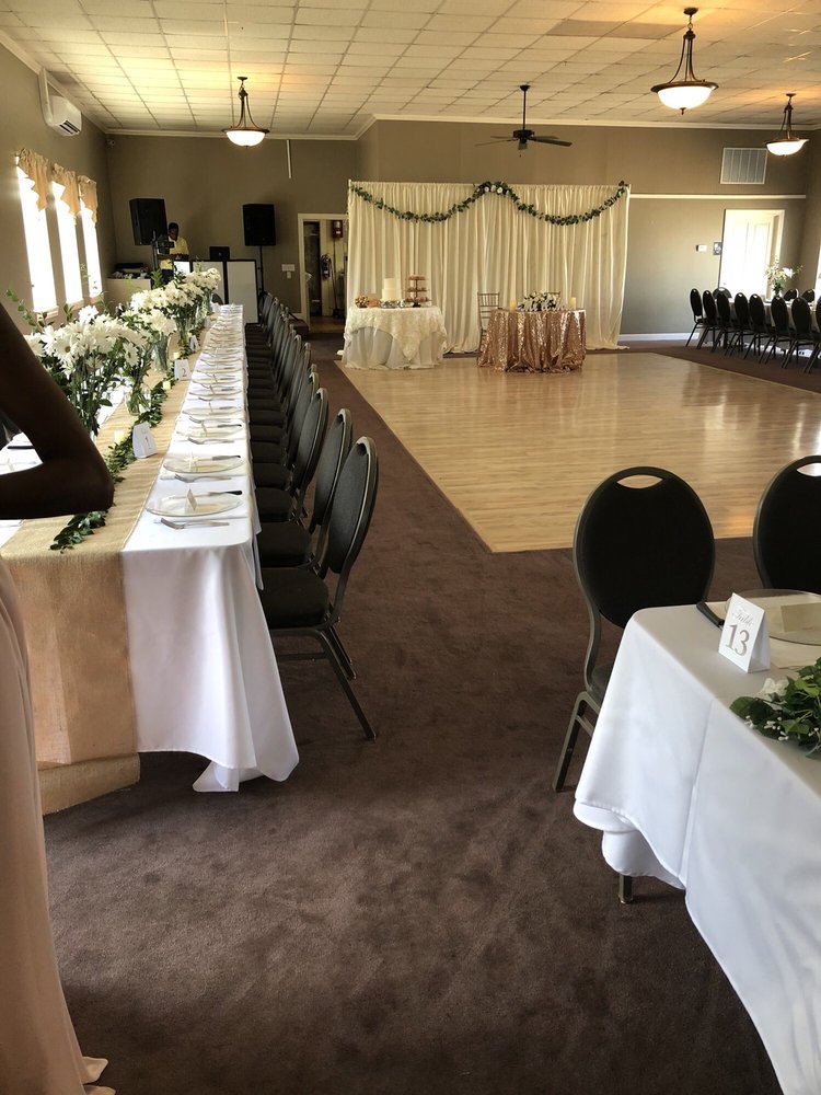 ELIZABETHTOWN COUNTRY CLUB Updated September 2024 2606 Hodgenville