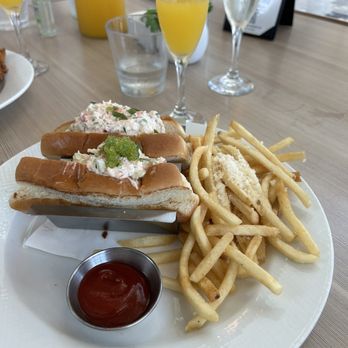 Lighthouse - Lobster Roll - Breakfast & Brunch Near Me - Newport Beach, California