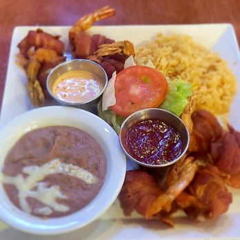 El pata salada - Fried shrimp wrapped in bacon. Cooked perfectly. - Mexican Near Me - Armona, California El pata salada - Fried shrimp wrapped in bacon. Cooked perfectly. - Mexican Near Me - Armona, California