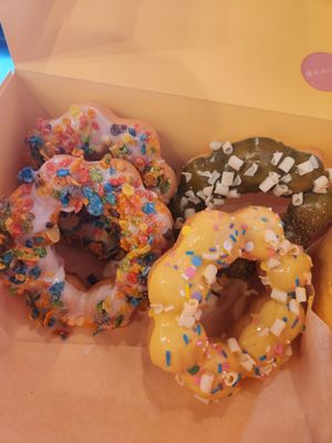 Dot & Dough by null