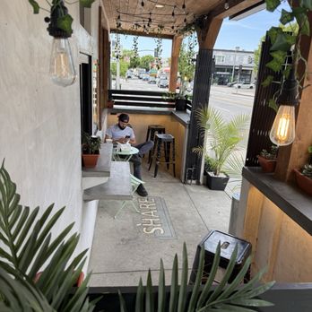 Kar Sweet - Outside seating - Coffee & Tea Near Me - Los Angeles, California