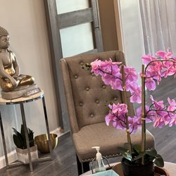 Me Time - Atlanta - Lobby