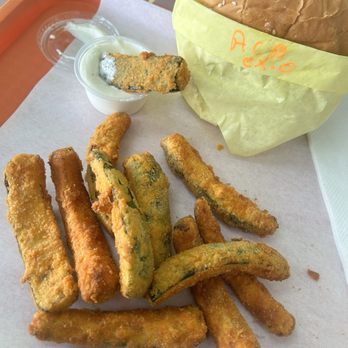 Star Burgers - Avocado cheeseburgers with zucchini's - Burgers Near Me - Riverside, California Star Burgers - Avocado cheeseburgers with zucchini's - Burgers Near Me - Riverside, California