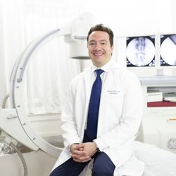 Vein Specialist Centers - Great Neck NY - Dr Simon Smith, Vein Specialist
