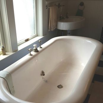 Heritage Farmstead Museum - The bathtub which would have been luxurious even by today's standards! - Museums Near Me - Plano, Texas Heritage Farmstead Museum - The bathtub which would have been luxurious even by today's standards! - Museums Near Me - Plano, Texas