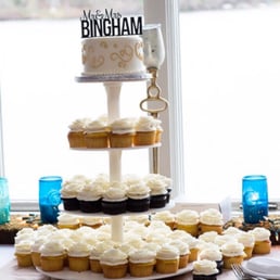 Beautiful cupcake display and our ceremonial cake!