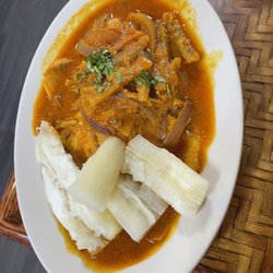 machu picchu - Fish w yucca in a curry like sauce