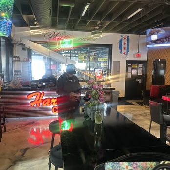 Berwyn Harold's Chicken & Bar - Ordering station - Food Court Near Me - Berwyn, Illinois Berwyn Harold's Chicken & Bar - Ordering station - Food Court Near Me - Berwyn, Illinois