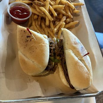 Oggi's-Encinitas - Philly Cheesesteak Sandwich - Pizza Near Me - Encinitas, California Oggi's-Encinitas - Philly Cheesesteak Sandwich - Pizza Near Me - Encinitas, California