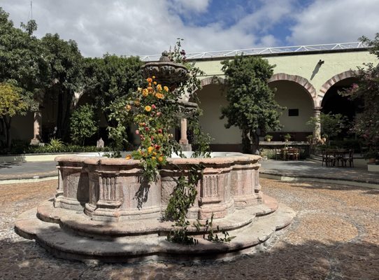 Instituto Allende Escuela de Arte y Español by null